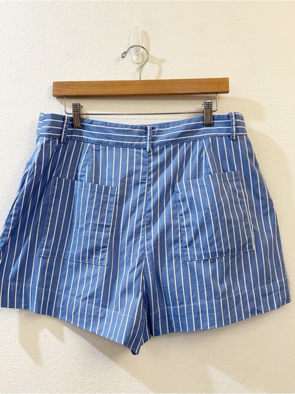 Reformation Blue Pin‎ Striped Willow Shorts in Tribune Stripe Size 12 - Picture 5 of 10